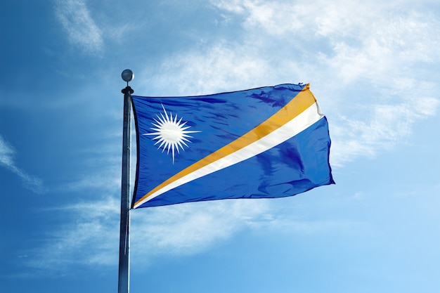 Bandera de las Islas Marshall en el mástil