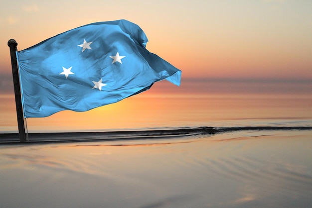 Una bandera nacional del país de micronesia en un fondo de ver