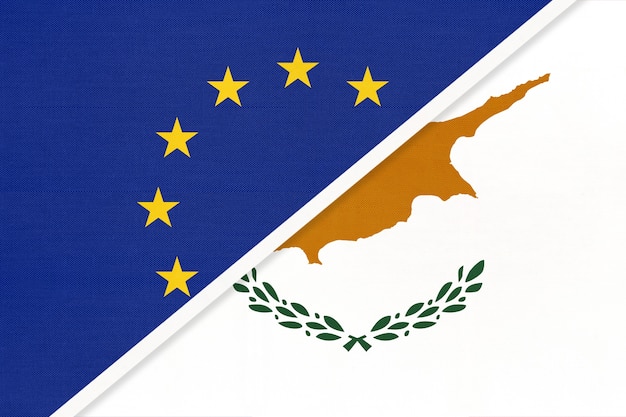 Bandera nacional de la Unión Europea o UE vs República de Chipre de textil.