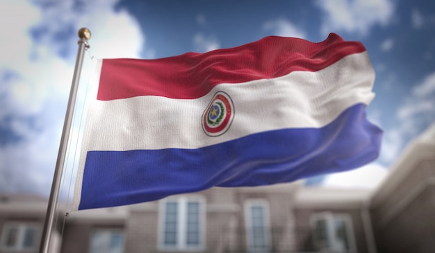 Bandera de Paraguay Representación 3D en el fondo del edificio de cielo azul