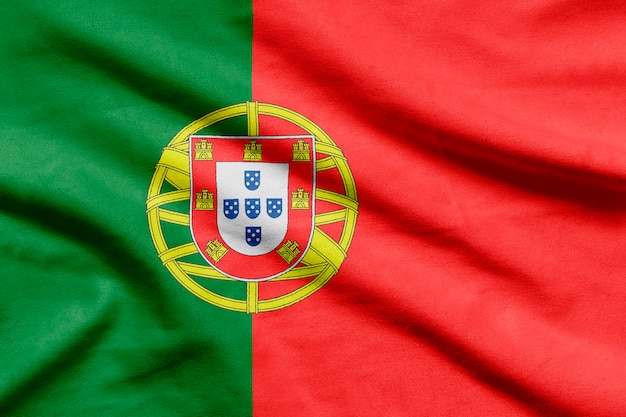 Bandera de Portugal sobre tela ondulada.