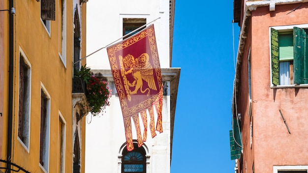 Bandera de la República de Venecia en la ciudad de Venecia