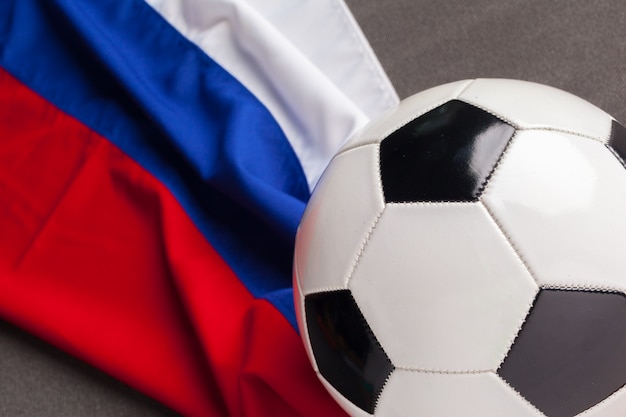 Bandera de Rusia con balón de fútbol