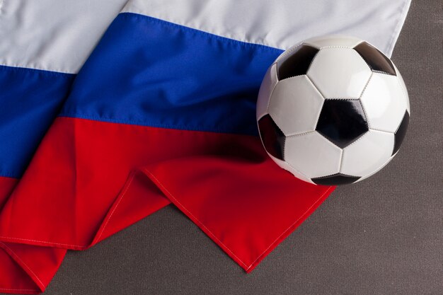 Bandera de Rusia con balón de fútbol