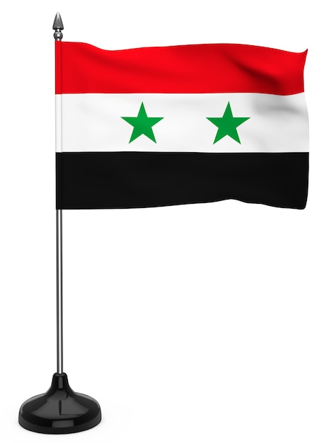 Bandera de Siria colgada en el asta de la bandera sobre un fondo blanco.