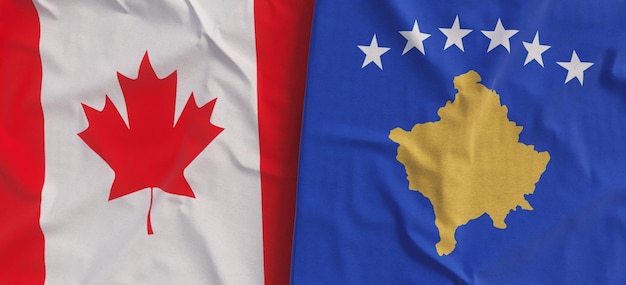 Banderas de Canadá y Kosovo Bandera de lino primer plano Bandera hecha de lona Ottawa canadiense Hoja de arce Pristina Ilustración 3d