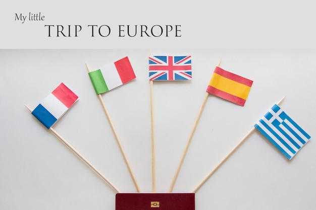 Banderas de colores de los países europeos Afiche con letrero Mi pequeño viaje a Europa