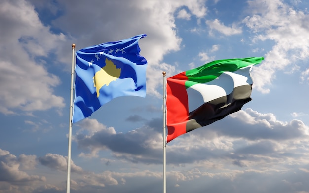 Banderas de Kosovo y Emiratos Árabes Unidos