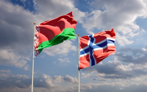 Banderas de Noruega y Bielorrusia.