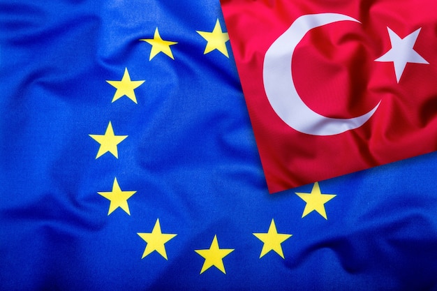 Banderas de Turquía y la Unión Europea Bandera turca y Bandera de la UE Bandera dentro de estrellas