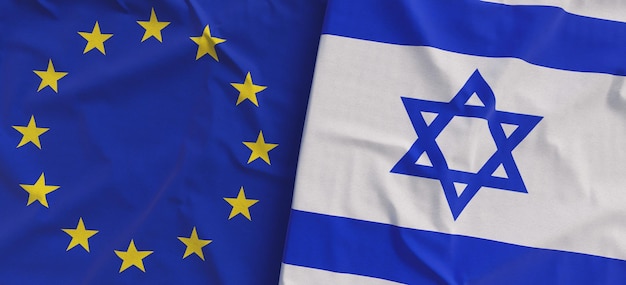 Banderas de la Unión Europea e Israel Banderas de lino primer plano Bandera hecha de tela UE Israel Jerusalén Símbolos nacionales Ilustración 3d