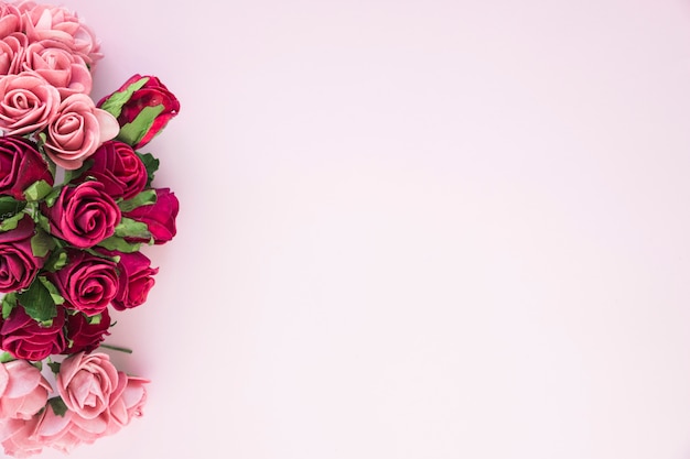 Foto bando de rosas frescas incríveis