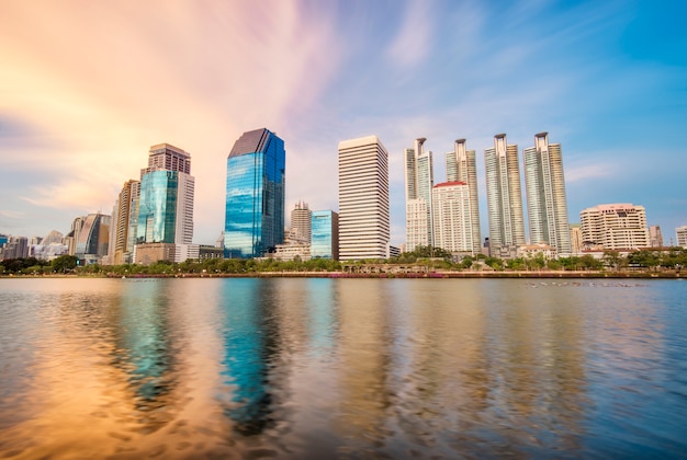 Bangkok Stadtbild bei Sonnenuntergang