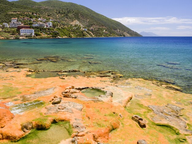 Banhos termais na estância termal de LoutraEdipsou na ilha Evia Euboea no Mar Egeu na Grécia