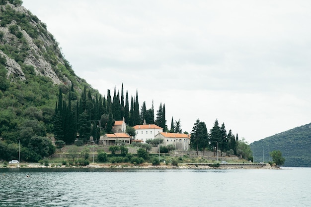 Banja-Kloster im adriatischen Meer Montenegros