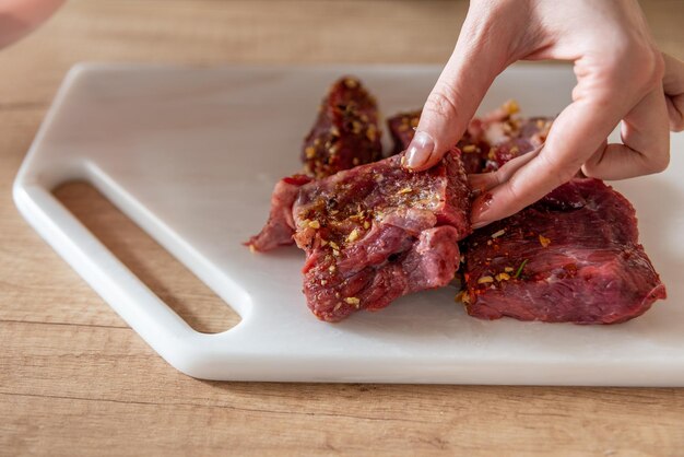 banner de compras de carne cruda espacio libre para texto, comida casera, fondo de cocina