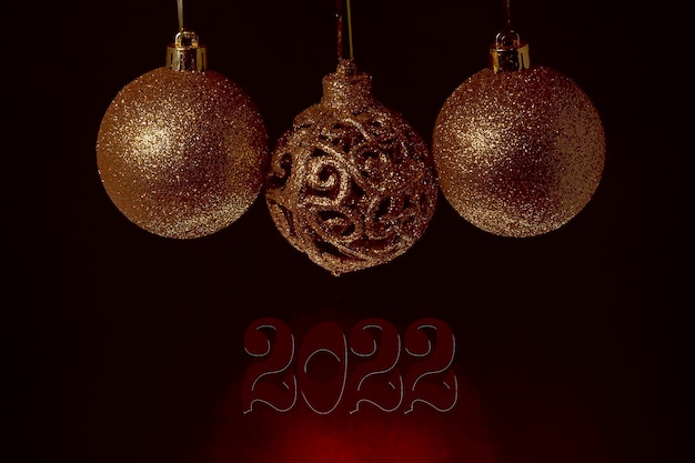 Banner de ano novo com bolas de natal