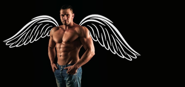 Banner de foto de homem sexy com asas para o dia dos namorados homem nu torso jeans moda nu musculoso g