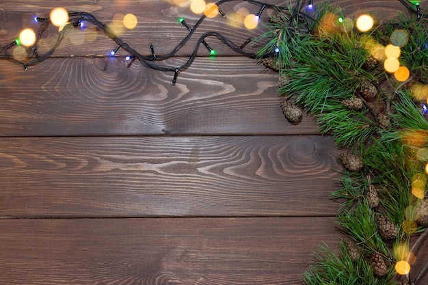 Banner de Natal em um fundo de madeira com árvore de Natal