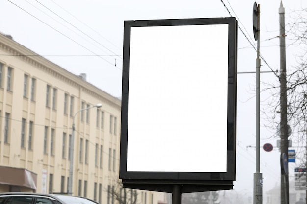 Banner de publicidade na rua da cidade