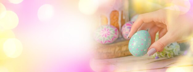 Banner de Pascua con huevos de Pascua y pastel de Pascua