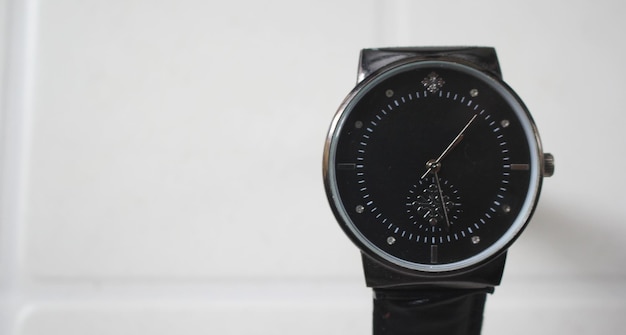 Banner de reloj clásico negro