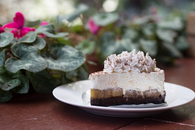 Banoffee-Kuchen auf dem Tisch