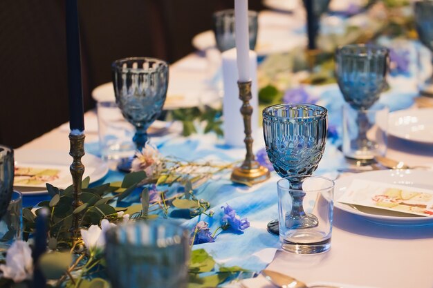 Banquete de boda. Ajuste de la tabla.