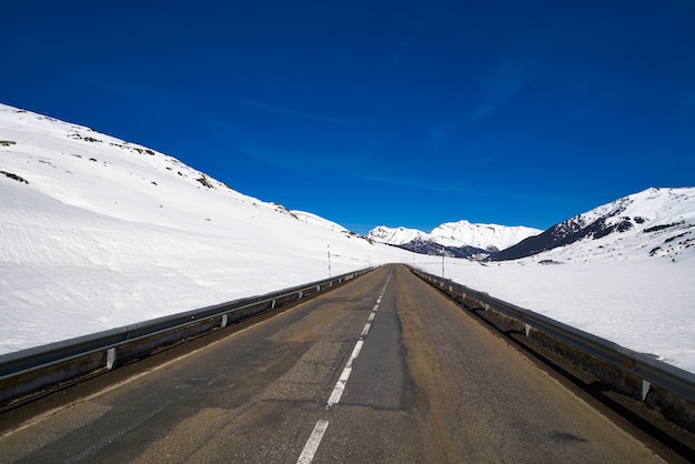 Baqueira Beret en Lerida Cataluña lugar de esquí