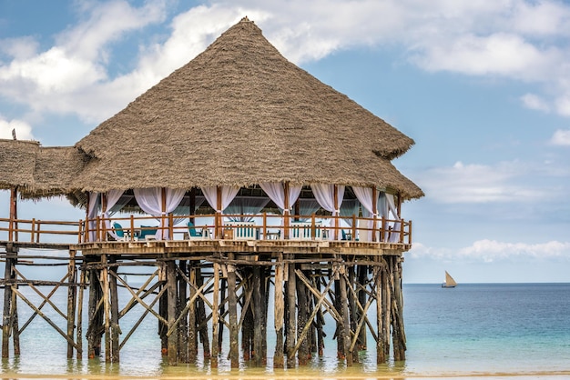 Bar e café na água em Zanzibar Tanzânia