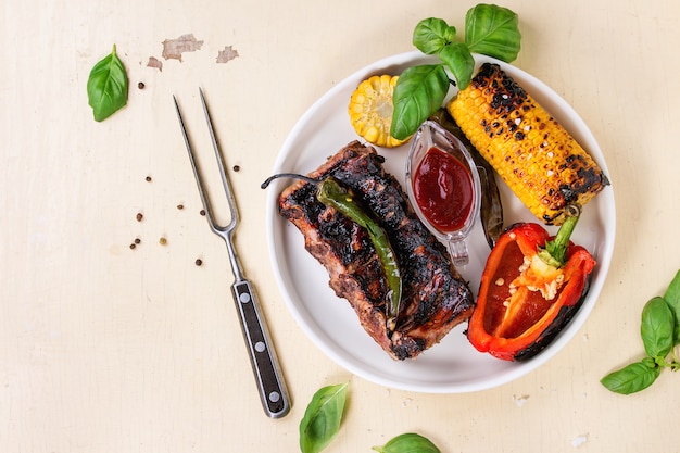 Barbacoa de carne y verduras