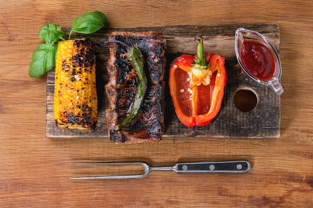 Barbacoa de carne y verduras