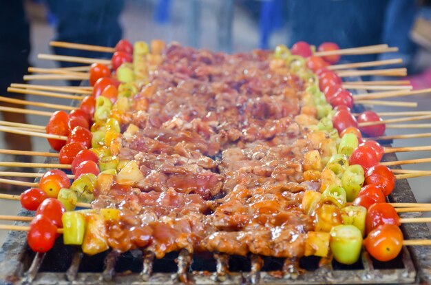 barbacoa de comida y la parrilla de la estufa