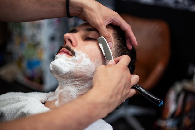 Barbearia, cabeleireiro e salão de cabeleireiros