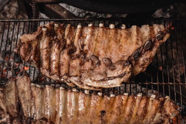 Barbecuas de costillas de cerdo Patagonia Argentina