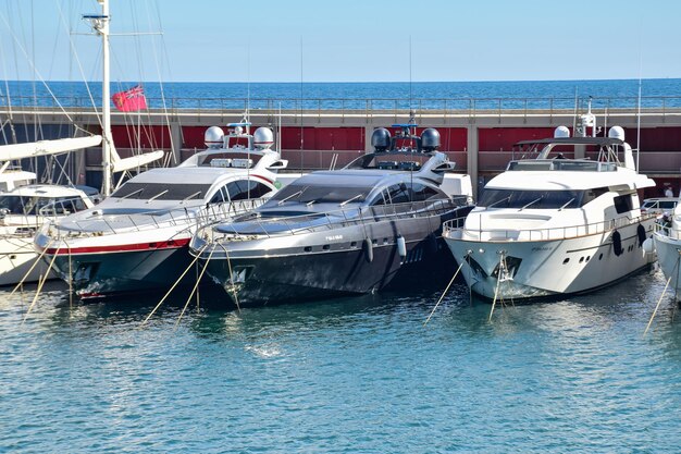 Barcelona Espanha 3 de outubro de 2019 Iates em Port Vell em Barcelona