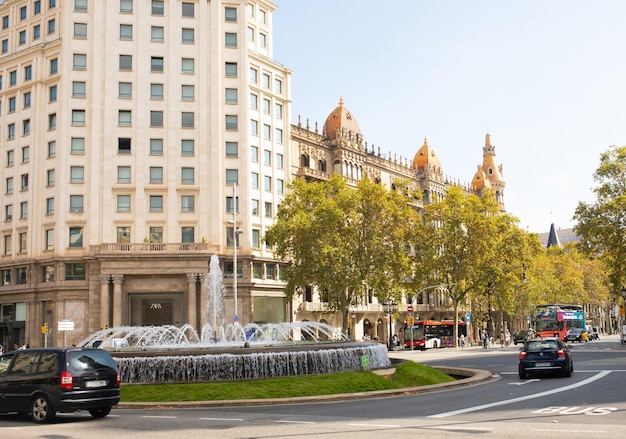 Barcelona Spanien Allgemeine Straße und Gebäudeansicht von Barcelona-Straßen.