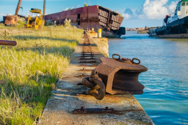 barco abandonado