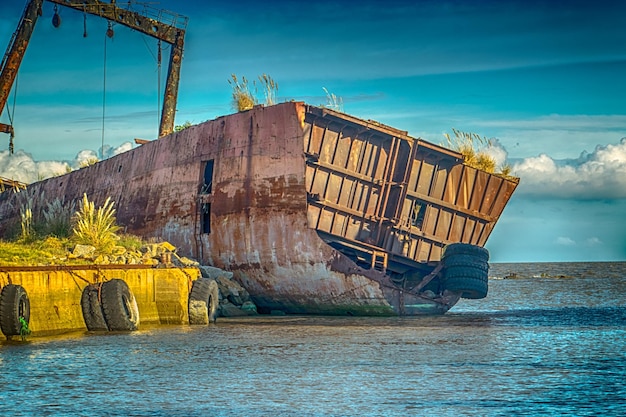 barco abandonado