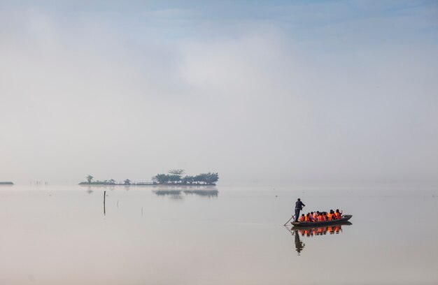 Barco en el agua