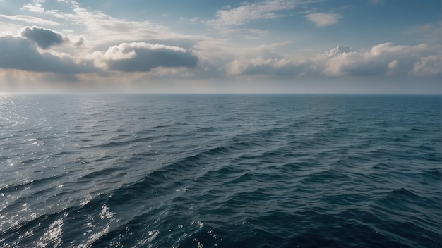 Foto un barco de carga solitario en un vasto horizonte oceánico