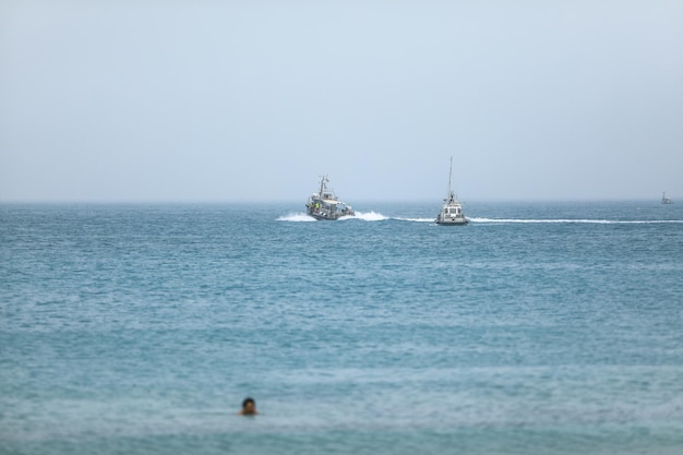 barco da guarda costeira no mar