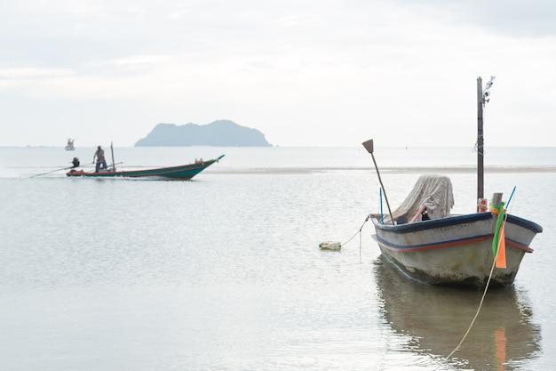 Barco de pesca pequeno