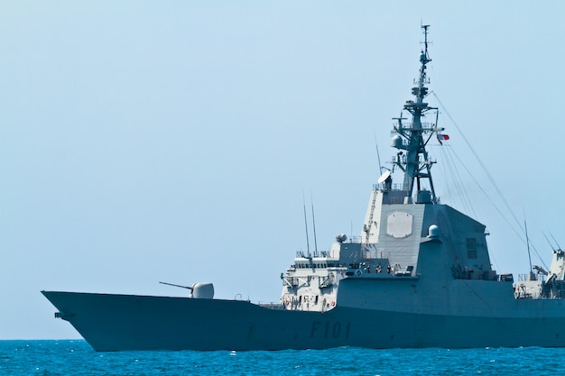 Foto barco fragata f-101 alvaro de bazan