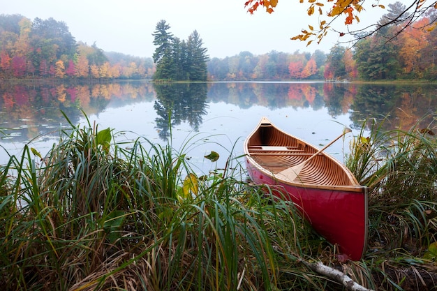Barco en el lago
