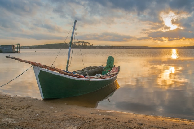 barco del lago