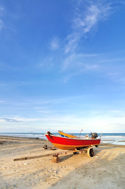 Foto barco na praia