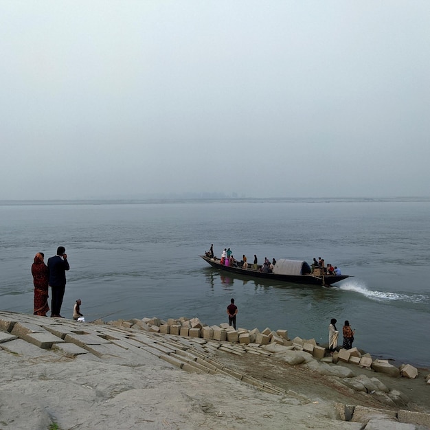 Foto barco na vila de bangladesh