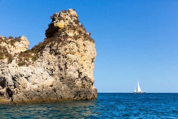 Barco en el océano