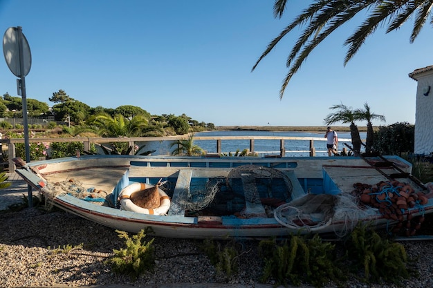 Barco de pesca abandonado en Quinta do Lago